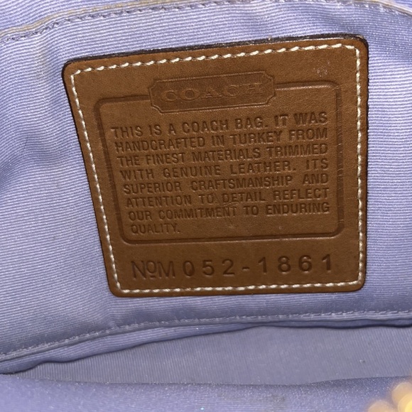 vintage coach bag/hutch - Picture 4 of 4